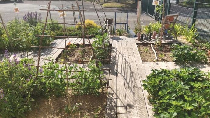 2e ex-aequo : école élémentaire des Châtaigniers à  La Suze-sur-Sarthe (72).